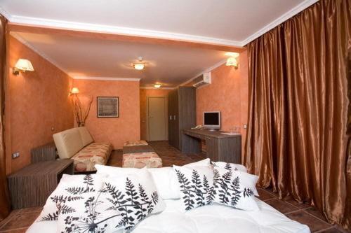 Rusalka Holiday Village Kamen Bryag Exterior photo