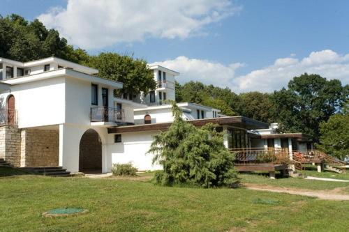 Rusalka Holiday Village Kamen Bryag Exterior photo